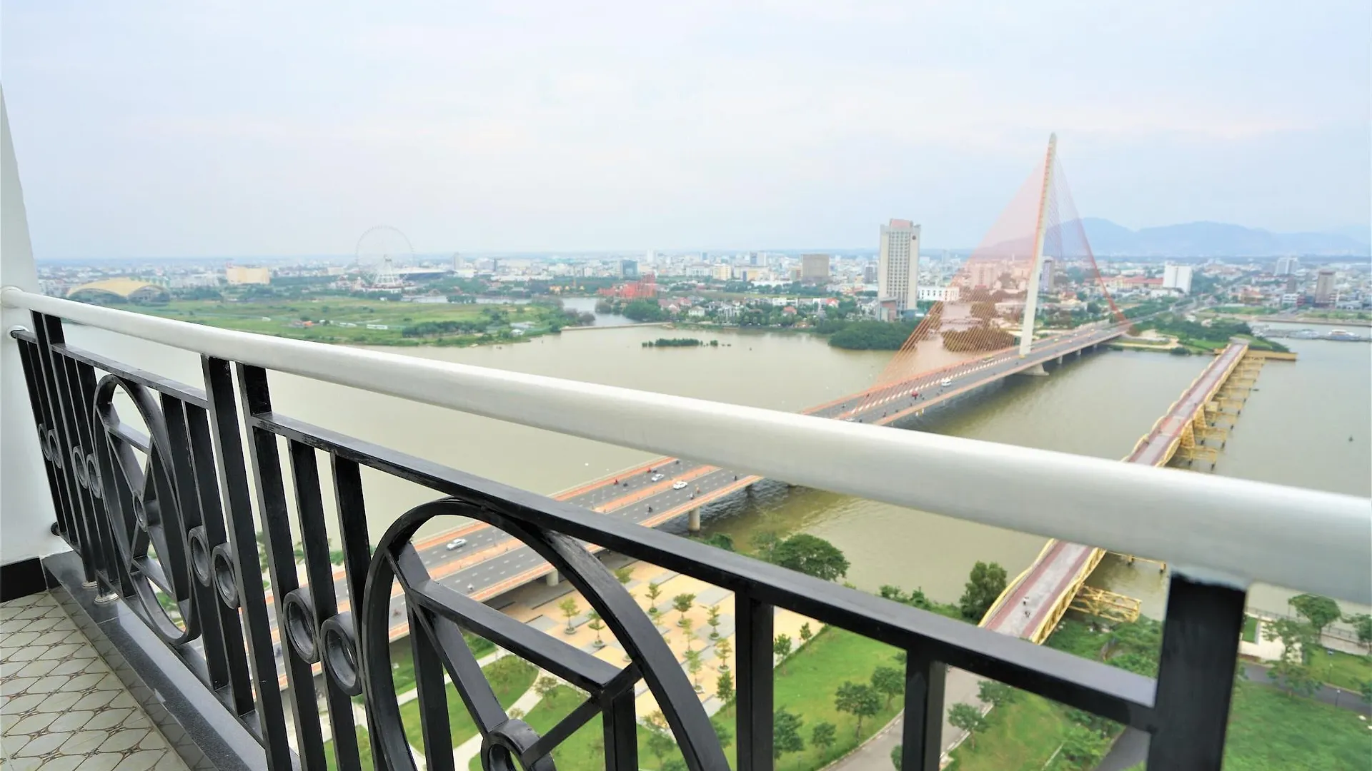 Fivitel Da Nang Hotel 4*,
