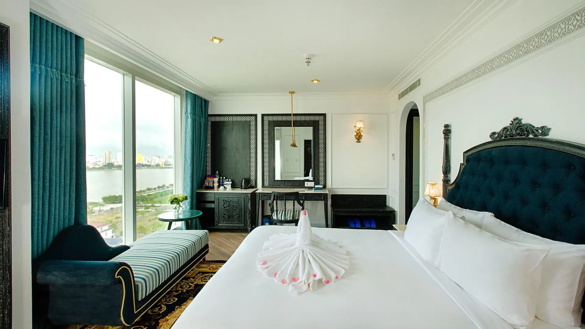 Fivitel Da Nang Hotel
